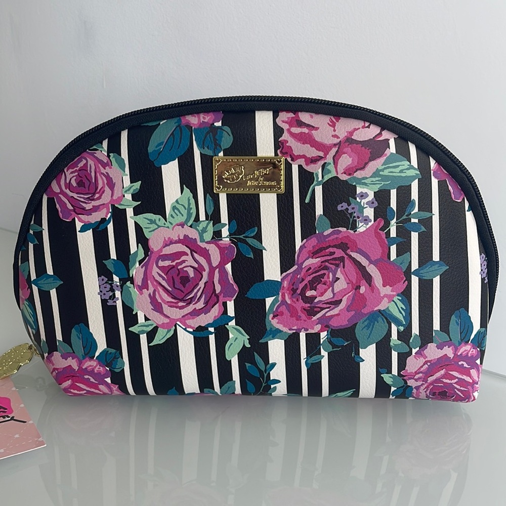 NWT BETSEY JOHNSON LUV BETSEY COSMETIC TRAVEL MAKEUP DOME BAG